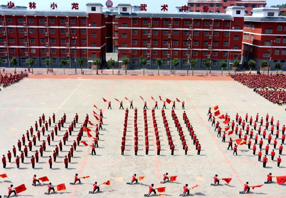 文武學(xué)校學(xué)生畢業(yè)找工作好找嗎？