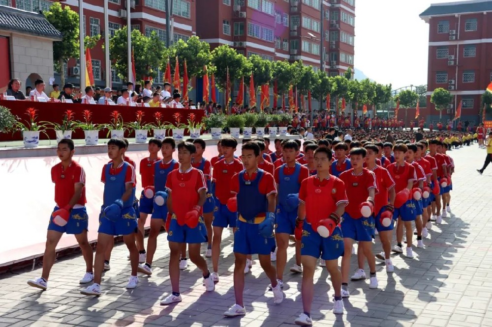 嵩山少林寺武校收費(fèi)詳情公開(kāi)！全年收費(fèi)是多少錢(qián)？