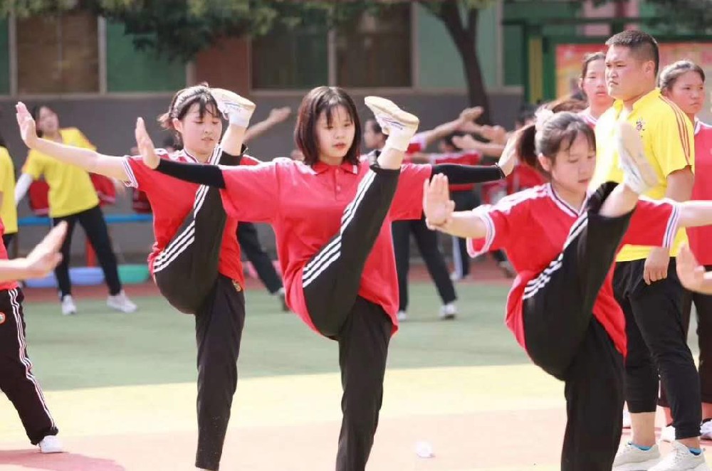 女孩子習(xí)武有什么好處？嵩山少林寺武校招生錄取女生多嗎？