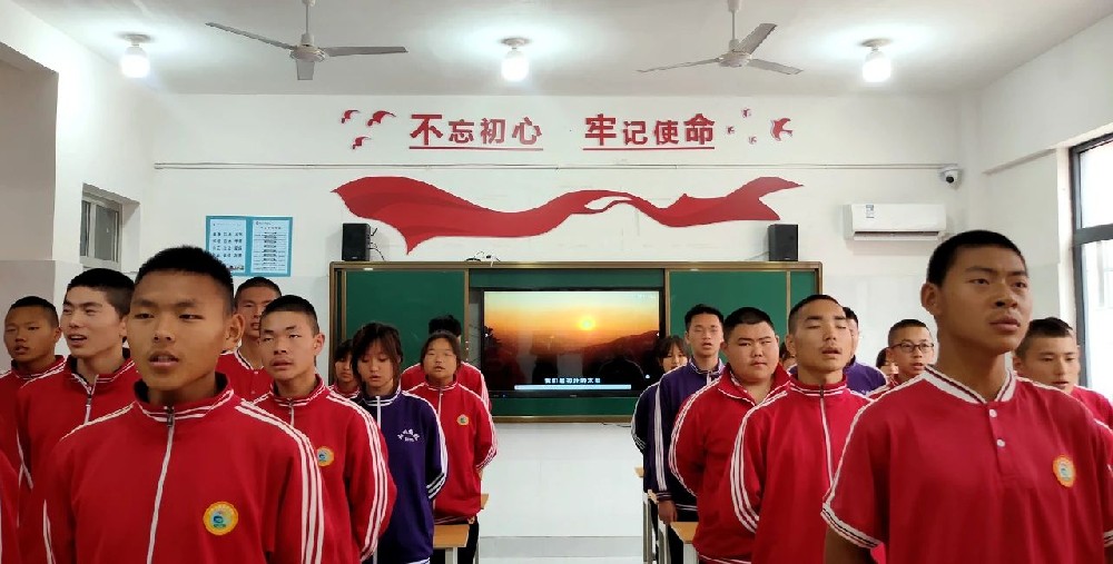 少林小龍武校團委開展“五四”青年節(jié)紀念活動