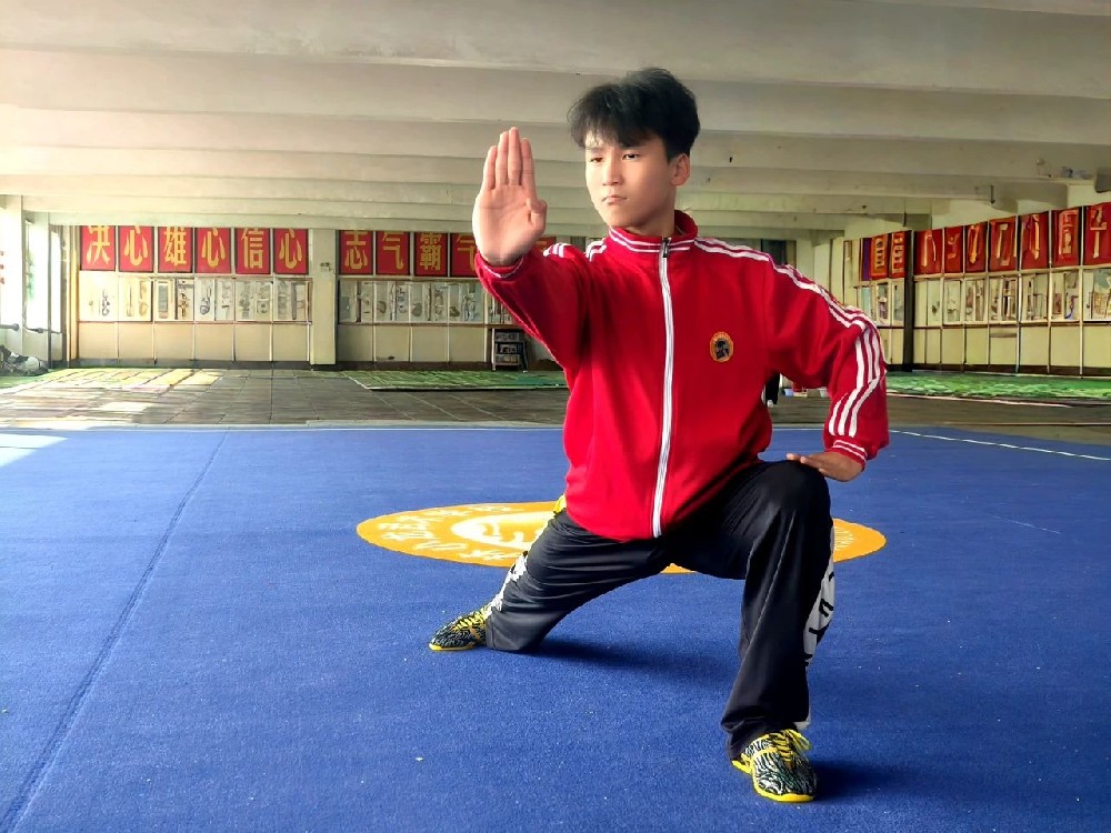 少林小龍武校表演部學員穆奧杰以精湛的技藝逐夢武壇