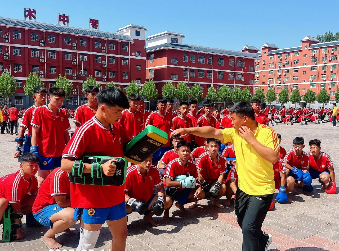 少林小龍武校