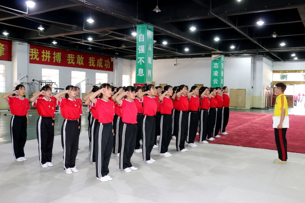 嵩山少林小龍文武學(xué)校