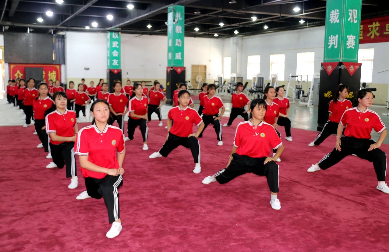 嵩山少林小龍文武學(xué)校