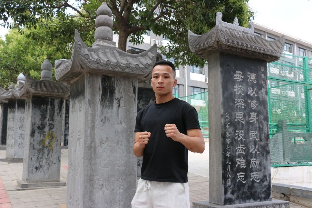 少林小龍武校冠軍校友鄭兆彬回校分享成長歷程 傳遞武術(shù)精神