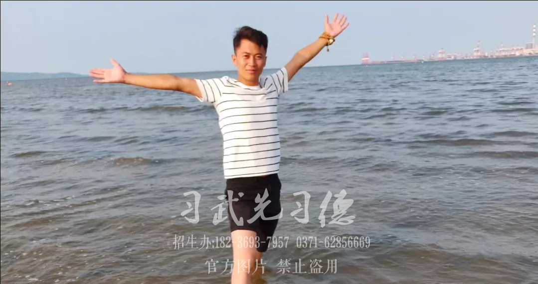 登封市少林小龍武術(shù)學(xué)校 劉志瑞