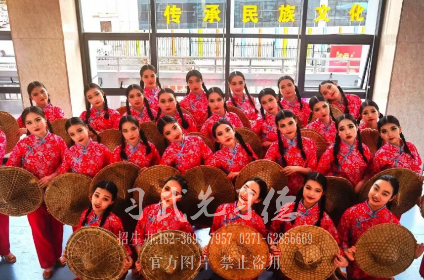 河南少林小龍武校出彩第十四屆“舞動中原”國標(biāo)舞全國公開賽開幕式